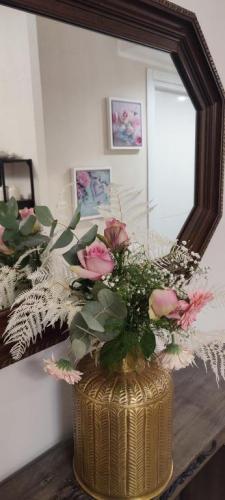 2 Bedroom Gem Near Milano Centrale Fast Wi Fi Kademy House الغرفة الصورة