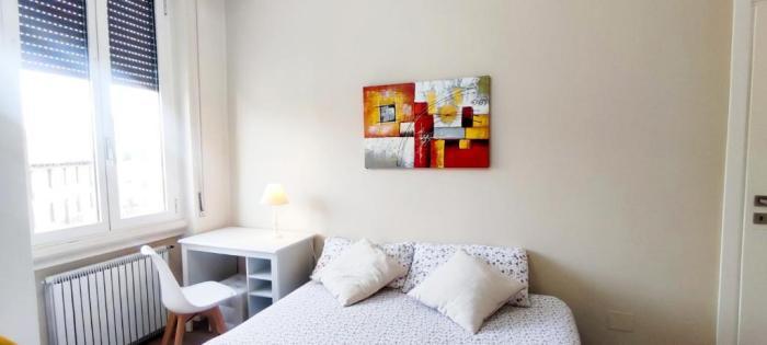 2 Bedroom Gem Near Milano Centrale Fast Wi Fi Kademy House الغرفة الصورة
